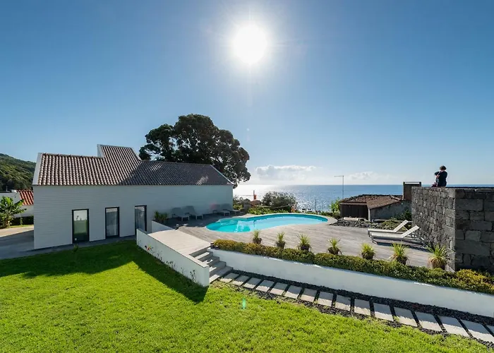 T2 Lux Casa Pereiras * Calheta de Nesquim